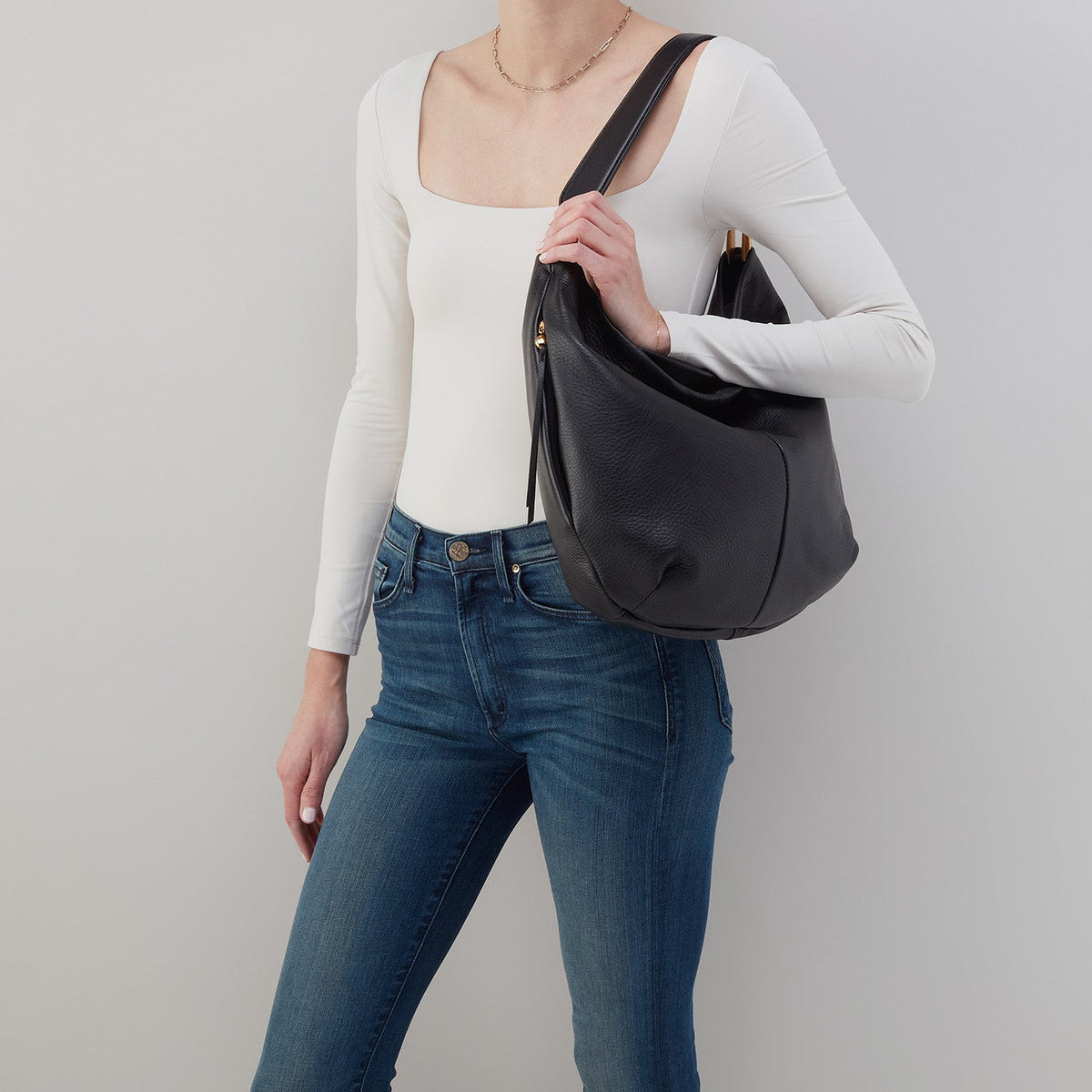Harley Hobo In Pebbled Leather - Warm Honey | HOBO
