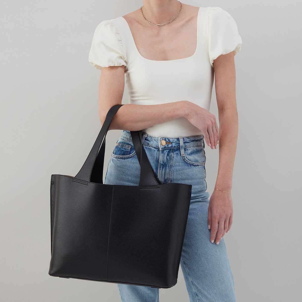 Vida Large Tote In Micro Pebbled Leather - Port And Silver | HOBO