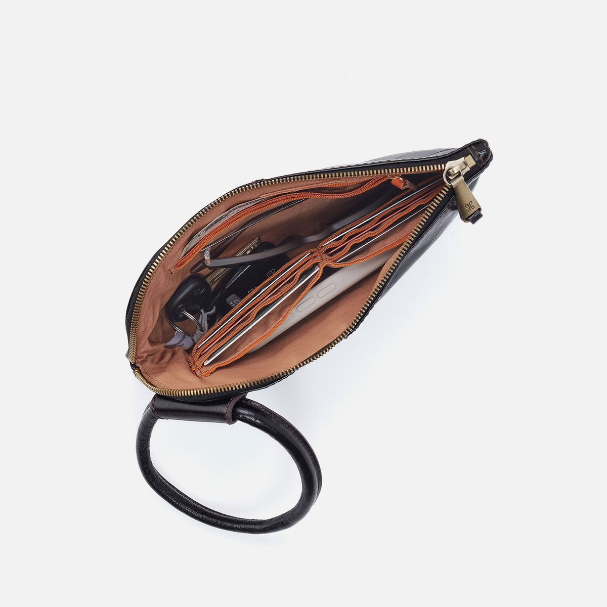 Sable Wristlet In Polished Leather - Grenadine | HOBO